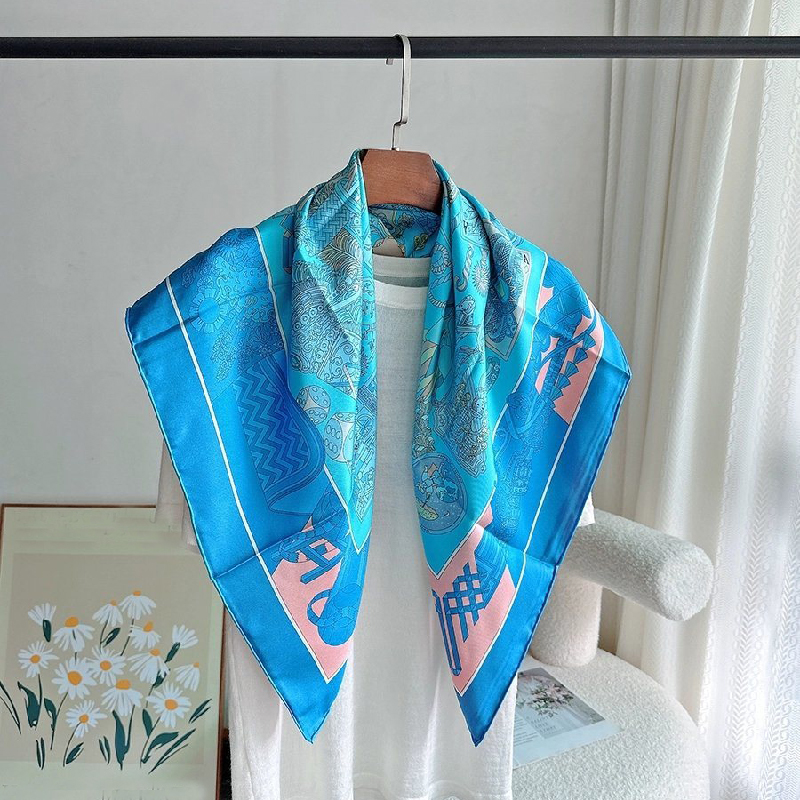 Double-Sided Same Pattern Ddifferent Color Printing Silk Scarf